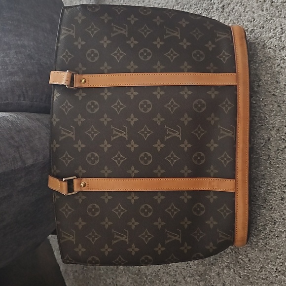 Authentic Louis Vuitton - Picture 4 of 7